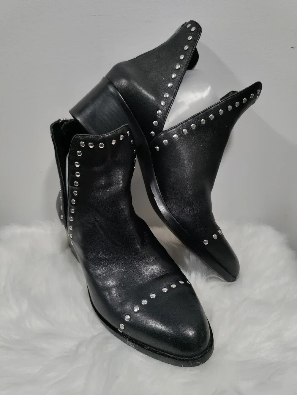 Cute Steve Madden Black Leather Studded Ankle Boots Size 9